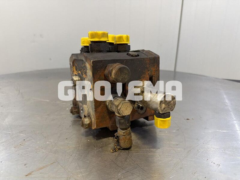 Liebherr R922 / R926 K-LC / R946 LC / R946 LC-V / R946 NLC / R922 Li / R922 LC / R922 ENGINE LIEBHERR / R926 LC / R920 / R920 LC / R920 N - Hidraulika: foto 3 Liebherr R922 / R926 K-LC / R946 LC / R946 LC-V / R946 NLC / R922 Li / R922 LC / R922 ENGINE LIEBHERR / R926 LC / R920 / R920 LC / R920 N - Hidraulika: foto 3