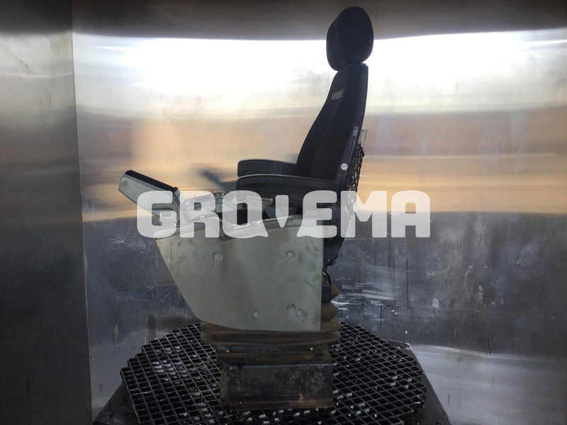 Liebherr R926 COMP / R946 LC / R946 LC-V - Sėdynė: foto 3 Liebherr R926 COMP / R946 LC / R946 LC-V - Sėdynė: foto 3