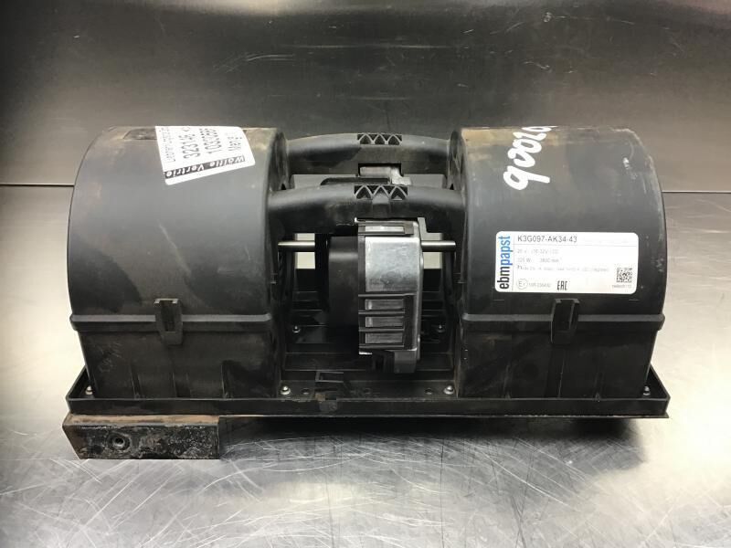 Liebherr R946 LC / R946 NLC / R956 / R976 / R926 LC / R920 / R920 LC - Salono ventiliatorius: foto 1 Liebherr R946 LC / R946 NLC / R956 / R976 / R926 LC / R920 / R920 LC - Salono ventiliatorius: foto 1