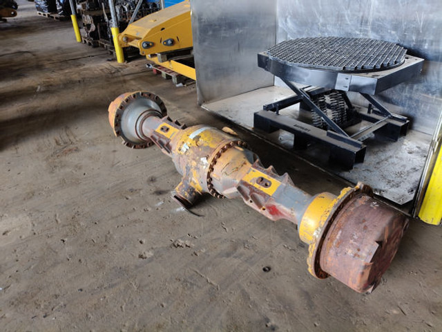 Liebherr Rear Axle - Ašis ir dalys: foto 1 Liebherr Rear Axle - Ašis ir dalys: foto 1