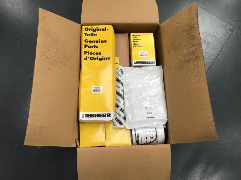 Liebherr Service Kit 1000 hours R906/R916/R926 - Kuro filtras: foto 2 Liebherr Service Kit 1000 hours R906/R916/R926 - Kuro filtras: foto 2