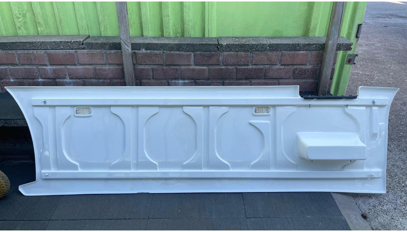 Scania Side Skirt Scania zijskirts - Aerodinamika/ Spoileris - Sunkvežimis: foto 3 Scania Side Skirt Scania zijskirts - Aerodinamika/ Spoileris - Sunkvežimis: foto 3