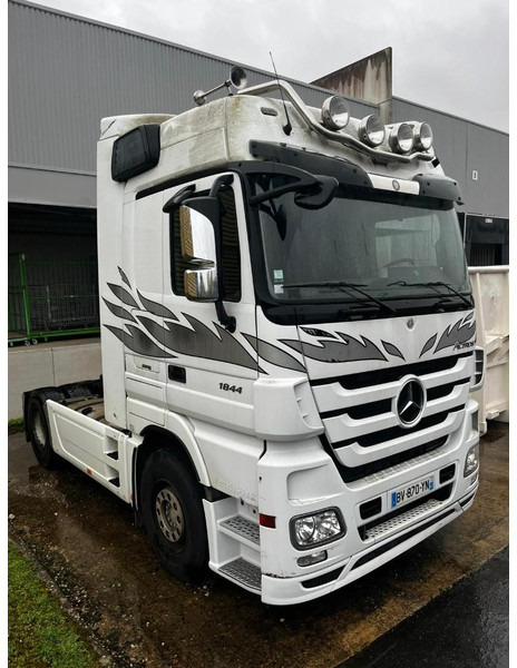 Mercedes-Benz Actros 1844 Retarder + Full Spoiler - Vilkikas: foto 2 Mercedes-Benz Actros 1844 Retarder + Full Spoiler - Vilkikas: foto 2