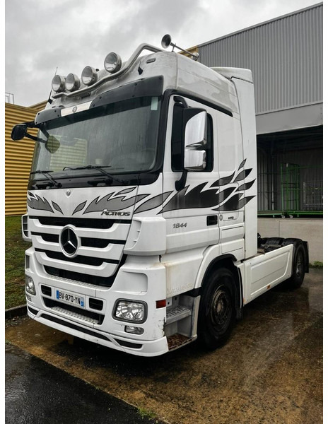 Mercedes-Benz Actros 1844 Retarder + Full Spoiler - Vilkikas: foto 1 Mercedes-Benz Actros 1844 Retarder + Full Spoiler - Vilkikas: foto 1