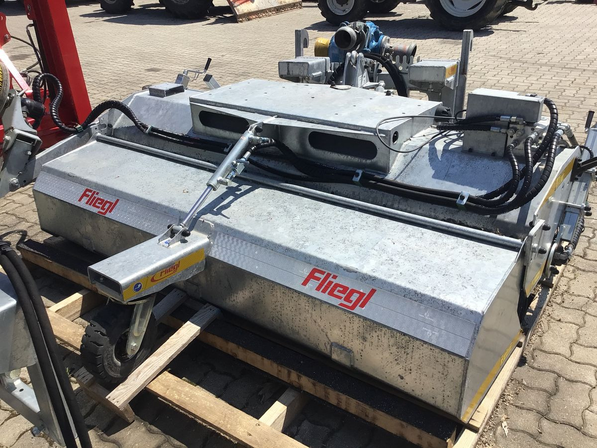 Fliegl Profi 2300 - Rotacinė šluota: foto 2 Fliegl Profi 2300 - Rotacinė šluota: foto 2
