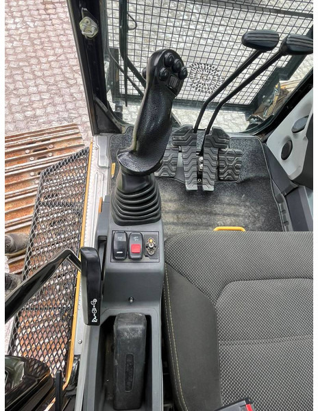 Vikšrinis ekskavatorius Cat 326 07A Next Gen: foto 11