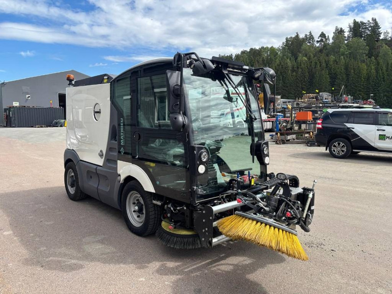 Mathieu MC-210 Azura Flex Street Sweeper - Gatvių šlavimo mašina: foto 2 Mathieu MC-210 Azura Flex Street Sweeper - Gatvių šlavimo mašina: foto 2
