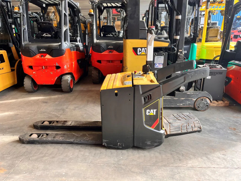 Caterpillar NPV20N2 - Padėklų krautuvas: foto 1 Caterpillar NPV20N2 - Padėklų krautuvas: foto 1