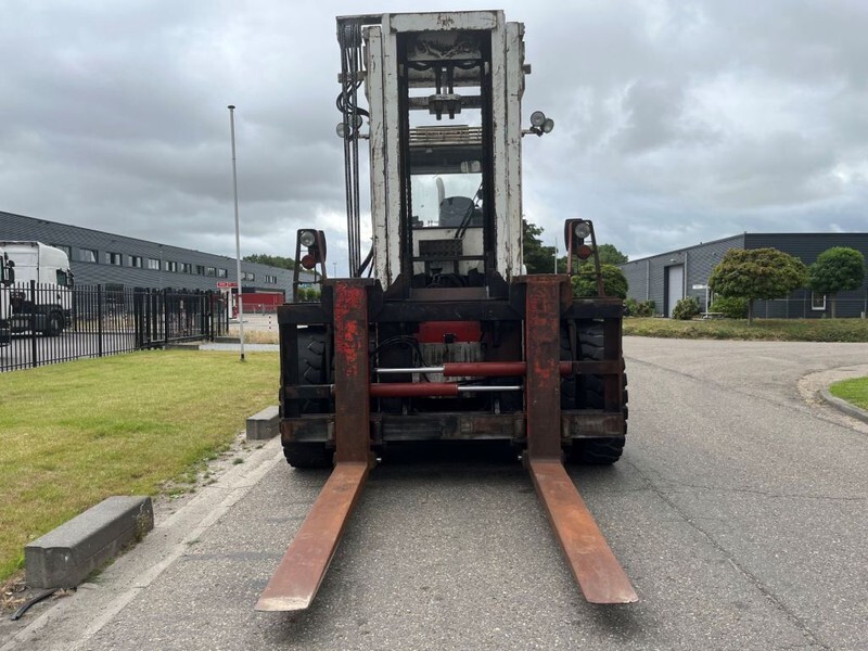 Svetruck 25 120 45 - Dyzelinis krautuvas: foto 4 Svetruck 25 120 45 - Dyzelinis krautuvas: foto 4