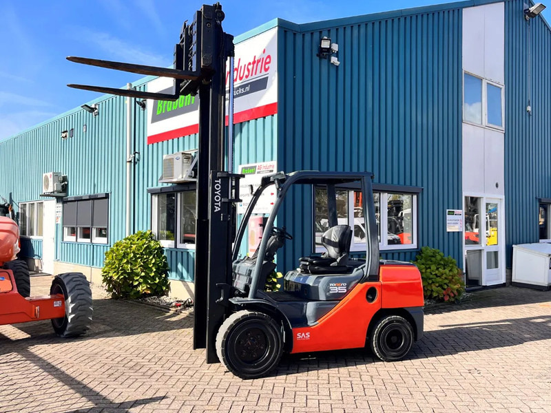 Toyota 52-8FDJF35 - Dyzelinis krautuvas: foto 3 Toyota 52-8FDJF35 - Dyzelinis krautuvas: foto 3