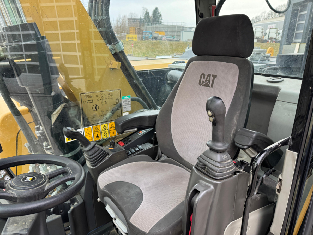 Ratinis ekskavatorius CATERPILLAR M320F Oilquick: foto 11