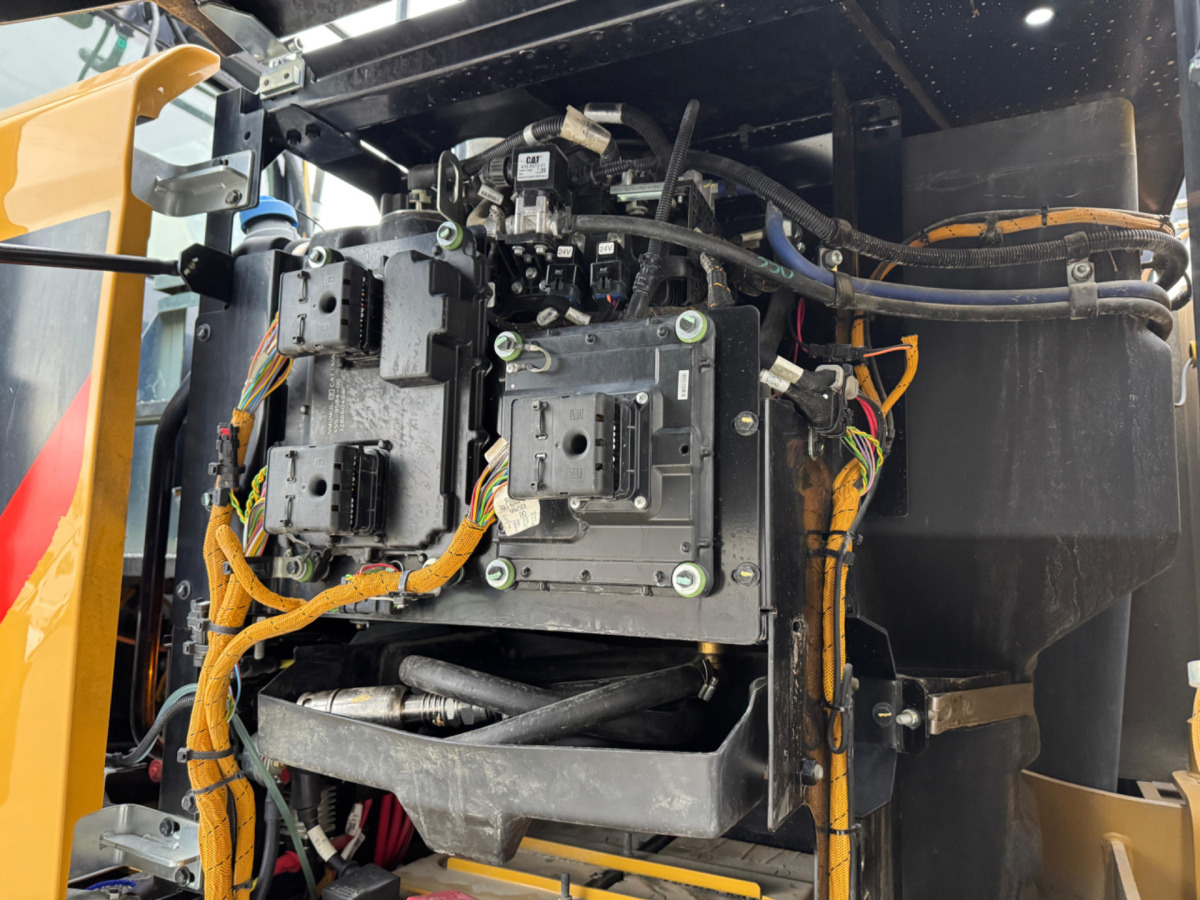 Ratinis ekskavatorius CATERPILLAR M320F Oilquick: foto 20