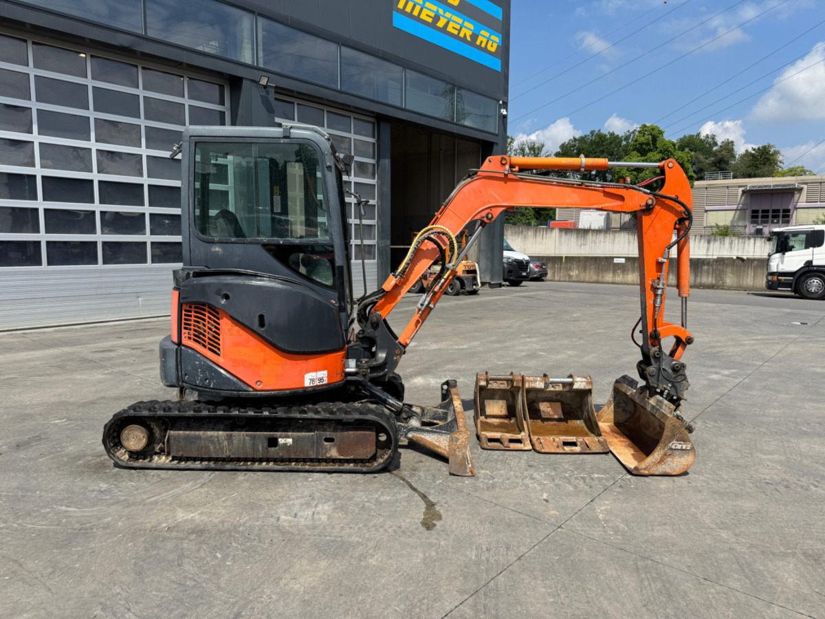 HITACHI Zaxis 30U-2 CSR - Vikšrinis ekskavatorius: foto 3 HITACHI Zaxis 30U-2 CSR - Vikšrinis ekskavatorius: foto 3