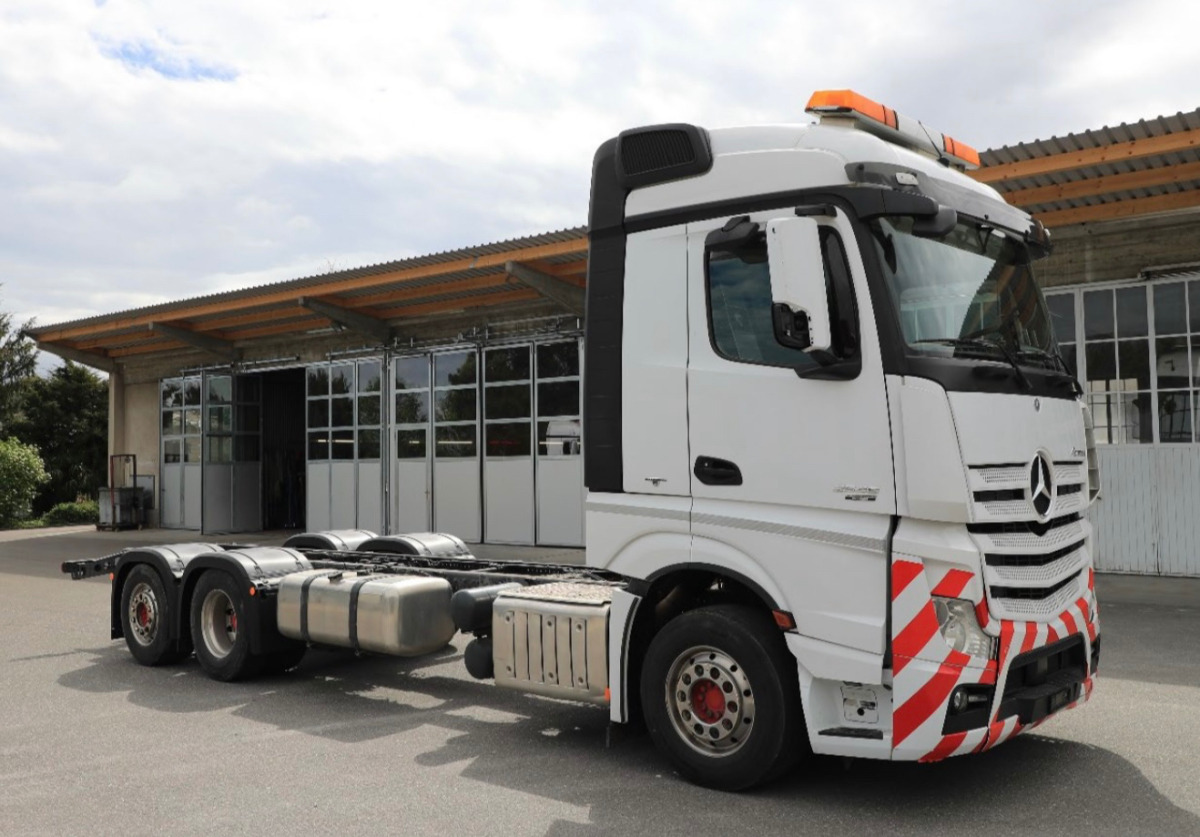 MERCEDES Actros 2548 6x2 - Važiuoklės sunkvežimis: foto 3 MERCEDES Actros 2548 6x2 - Važiuoklės sunkvežimis: foto 3