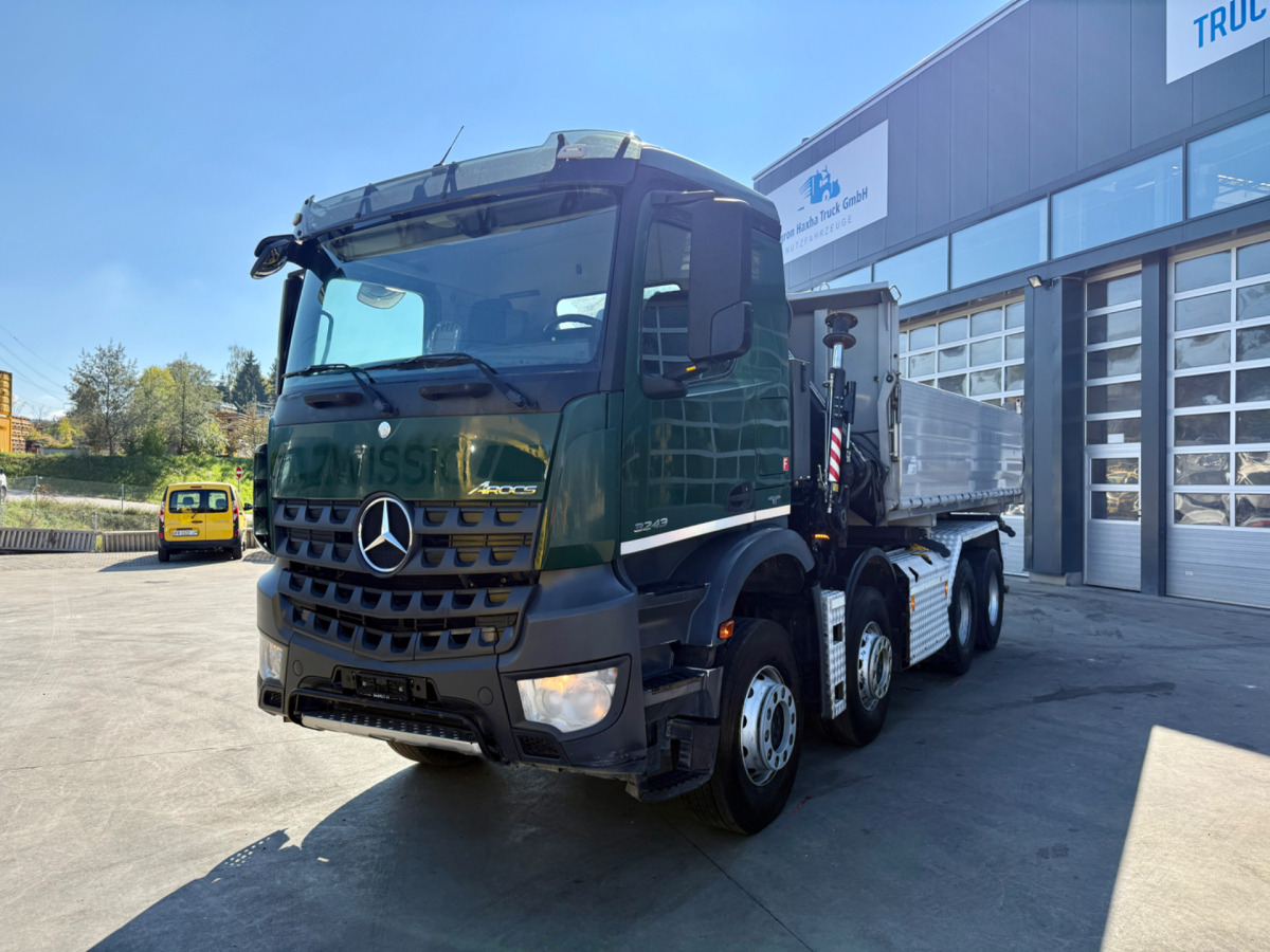 MERCEDES Arocs 3242 8x4 Hiab 166-4 - Savivartis sunkvežimis, Sunkvežimis su kranu: foto 2 MERCEDES Arocs 3242 8x4 Hiab 166-4 - Savivartis sunkvežimis, Sunkvežimis su kranu: foto 2