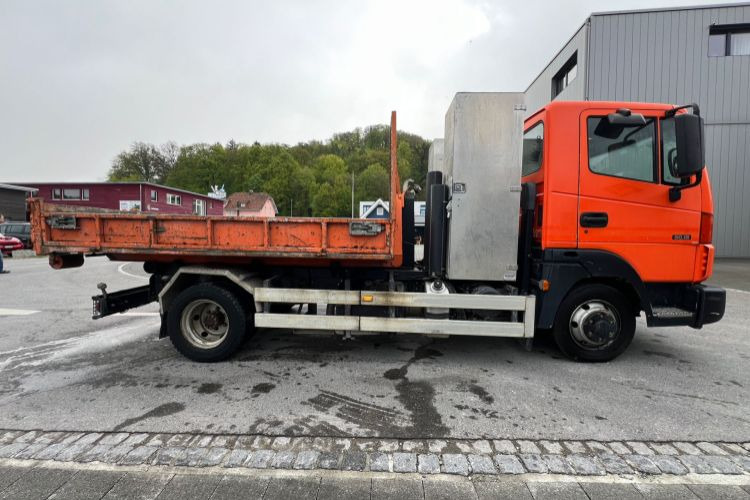Nissan Atleon 80.19 4x2 Hooklift - Hook-lift sunkvežimis: foto 5 Nissan Atleon 80.19 4x2 Hooklift - Hook-lift sunkvežimis: foto 5