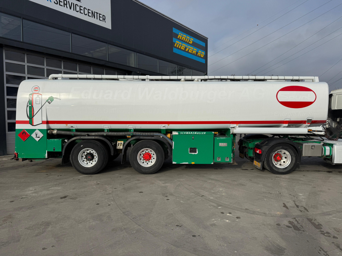 SCHWARZMÜLLER Tank 32'770L 3 Kammern - Puspriekabė cisterna: foto 3 SCHWARZMÜLLER Tank 32'770L 3 Kammern - Puspriekabė cisterna: foto 3