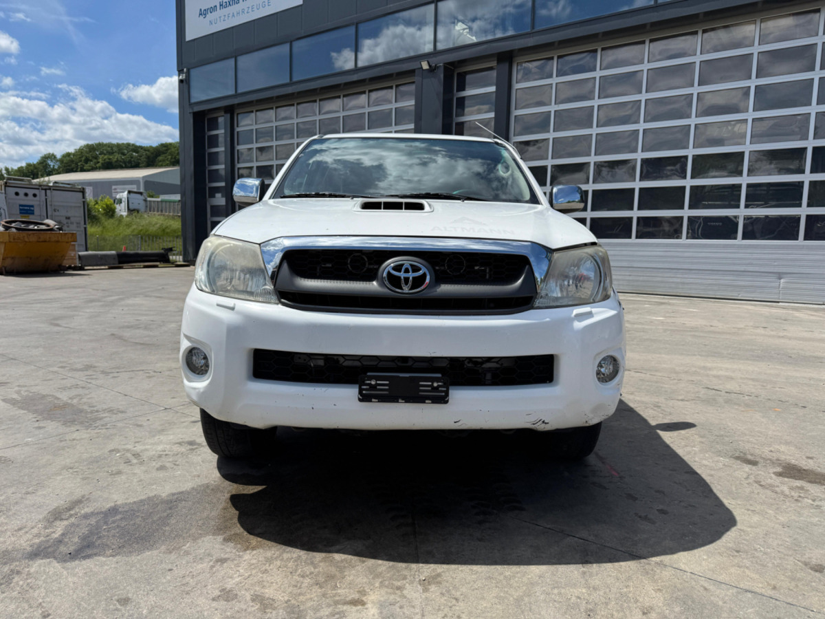 TOYOTA Hilux 3.0D 4WD - Pikapas: foto 2 TOYOTA Hilux 3.0D 4WD - Pikapas: foto 2