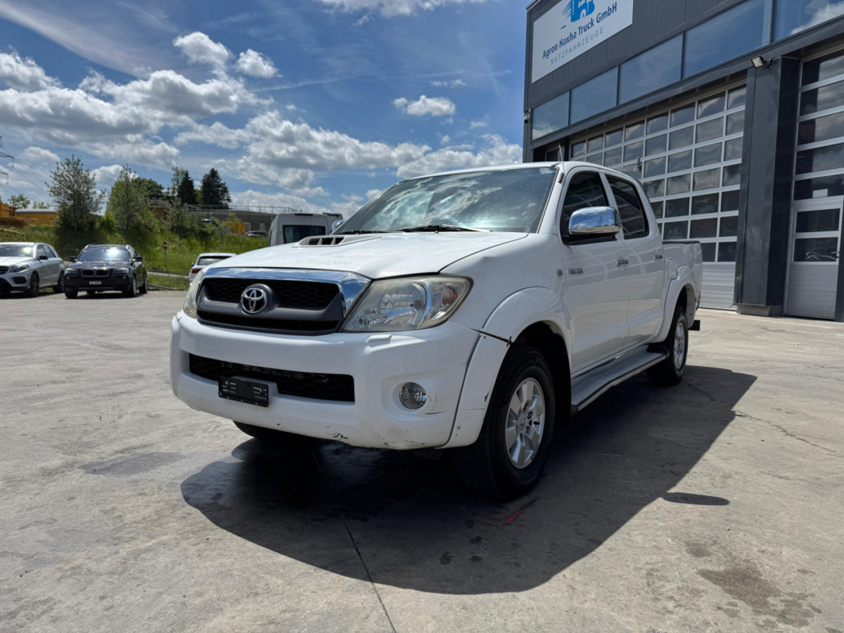 TOYOTA Hilux 3.0D 4WD - Pikapas: foto 1 TOYOTA Hilux 3.0D 4WD - Pikapas: foto 1