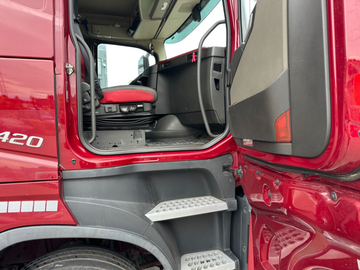 VOLVO FH-420 4x2 LBW - Tentinis sunkvežimis: foto 5 VOLVO FH-420 4x2 LBW - Tentinis sunkvežimis: foto 5