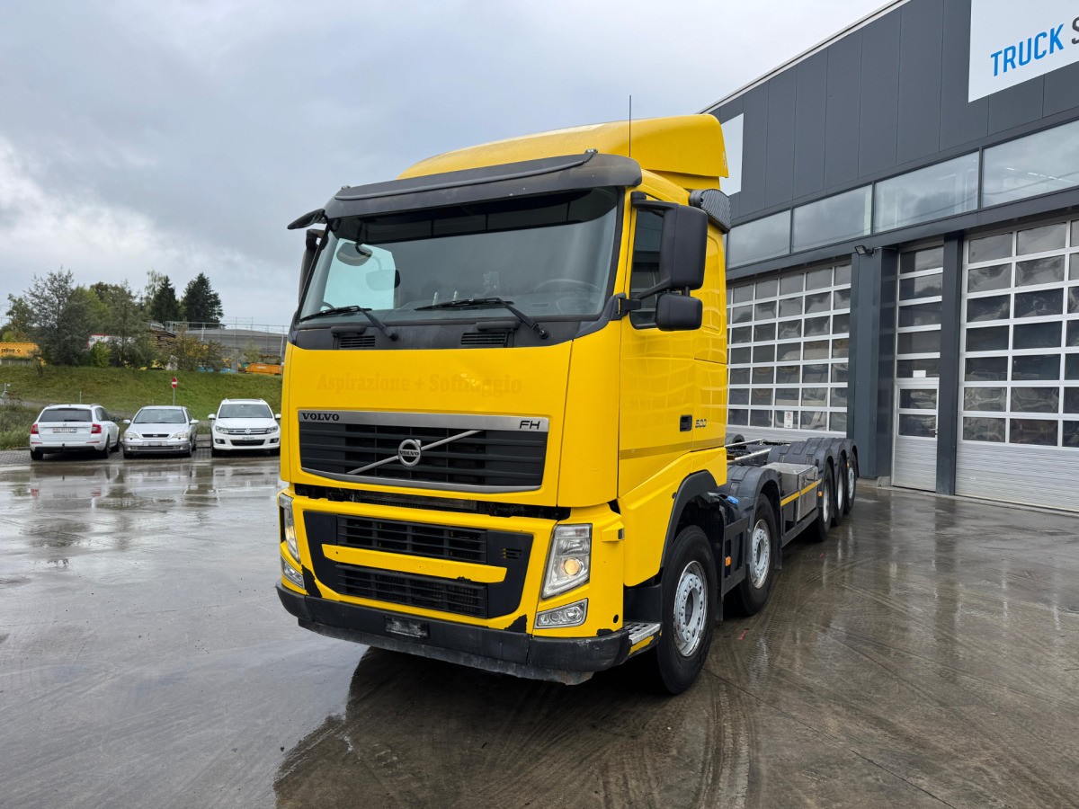 VOLVO FH-500 10x4 - Važiuoklės sunkvežimis: foto 1 VOLVO FH-500 10x4 - Važiuoklės sunkvežimis: foto 1