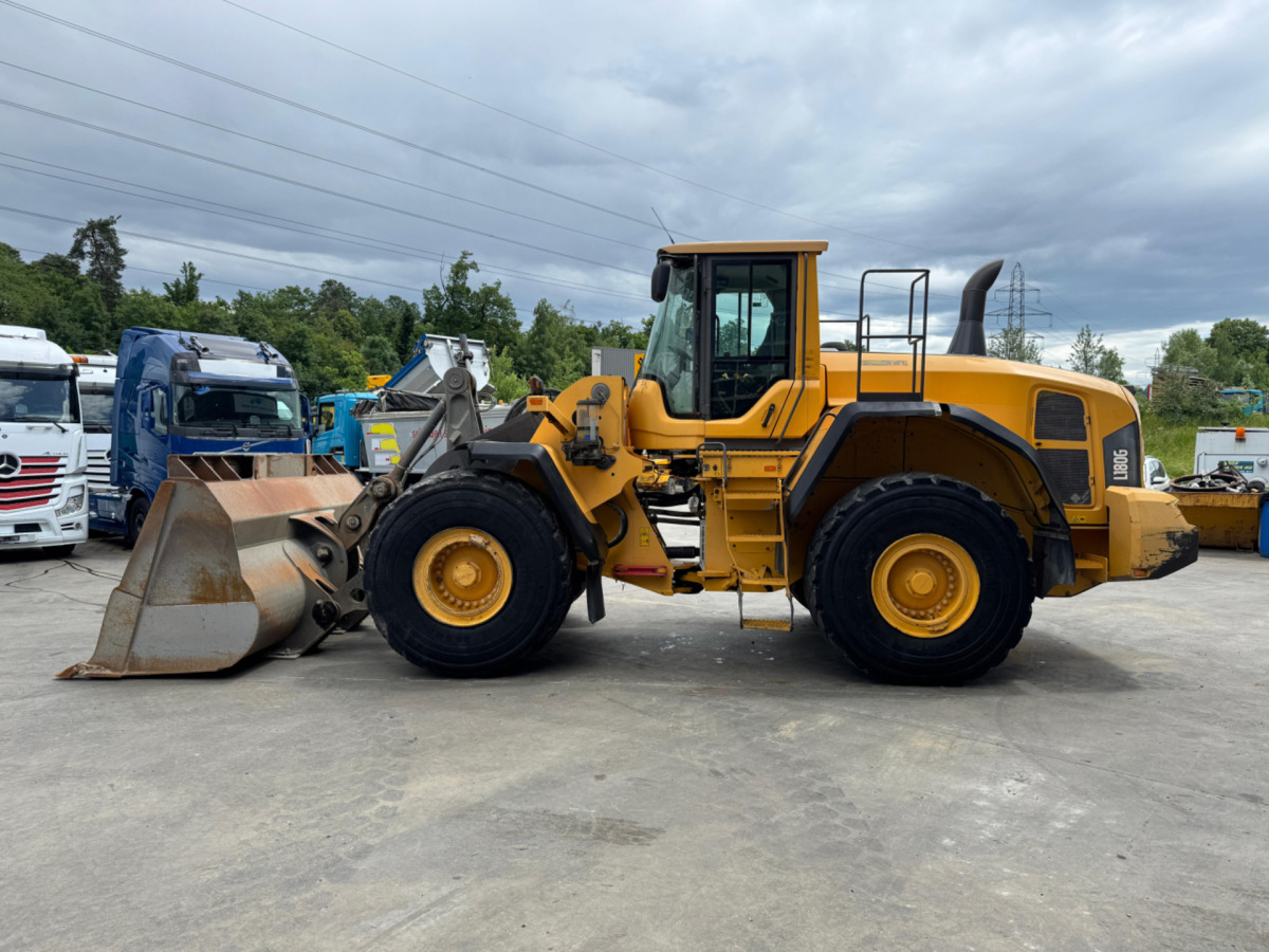 VOLVO L180G - Ratinis krautuvas: foto 1 VOLVO L180G - Ratinis krautuvas: foto 1