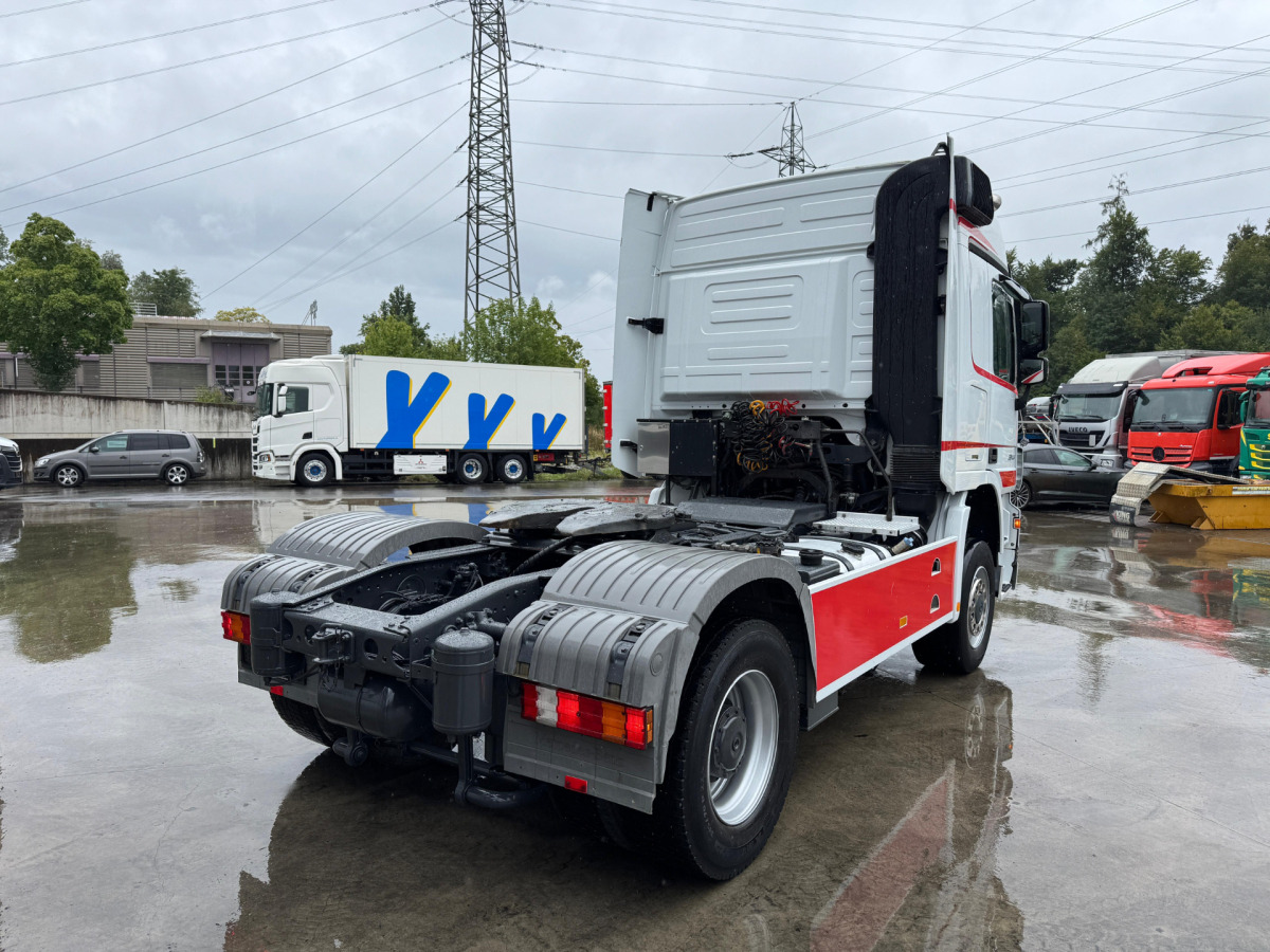 MERCEDES Actros 2044 4x4 - Vilkikas: foto 5 MERCEDES Actros 2044 4x4 - Vilkikas: foto 5