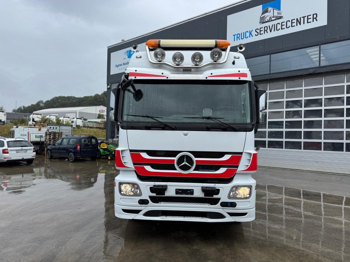 MERCEDES Actros 2044 4x4 - Vilkikas: foto 2 MERCEDES Actros 2044 4x4 - Vilkikas: foto 2