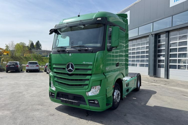 Mercedes-Benz Actros 1842 4x2 - Vilkikas: foto 1 Mercedes-Benz Actros 1842 4x2 - Vilkikas: foto 1