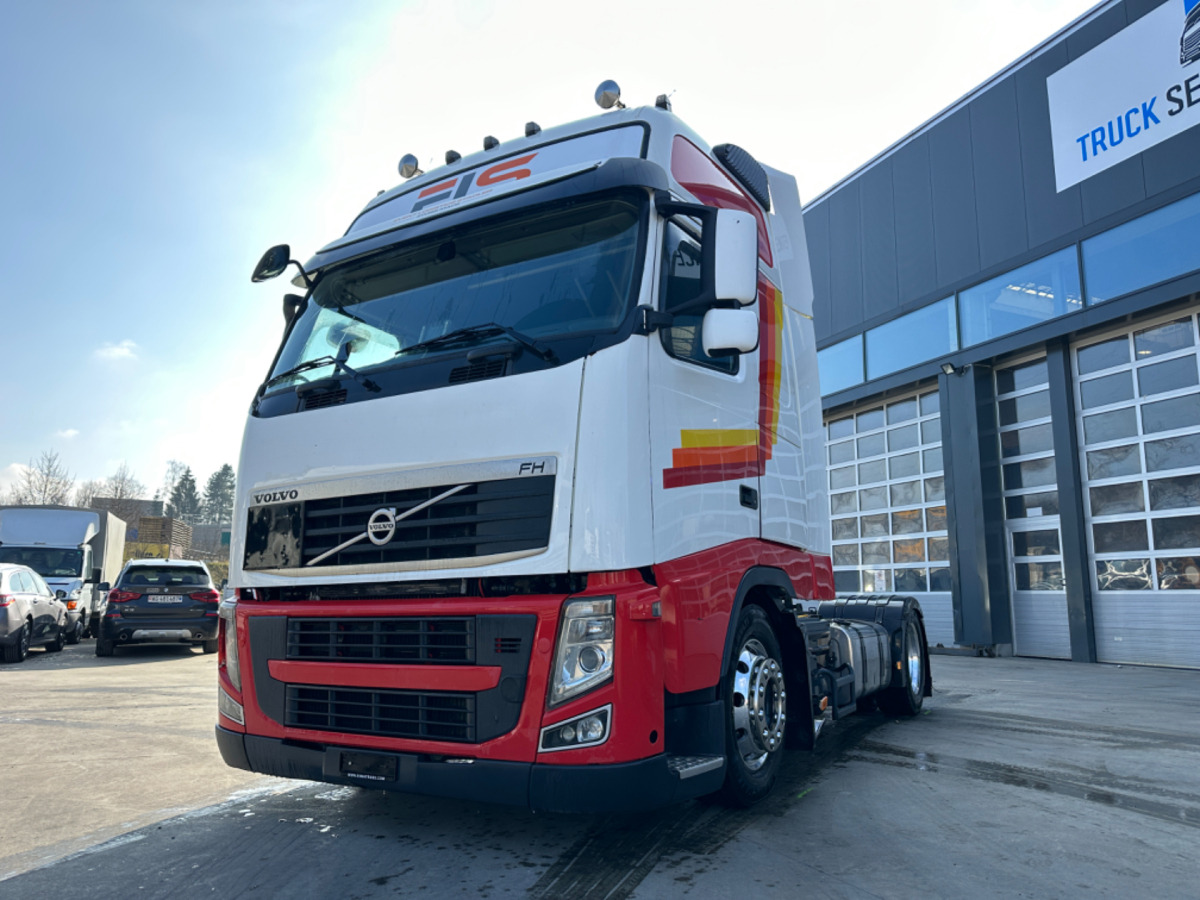 VOLVO FH-420 4x2 Lowdeck - Vilkikas: foto 1 VOLVO FH-420 4x2 Lowdeck - Vilkikas: foto 1