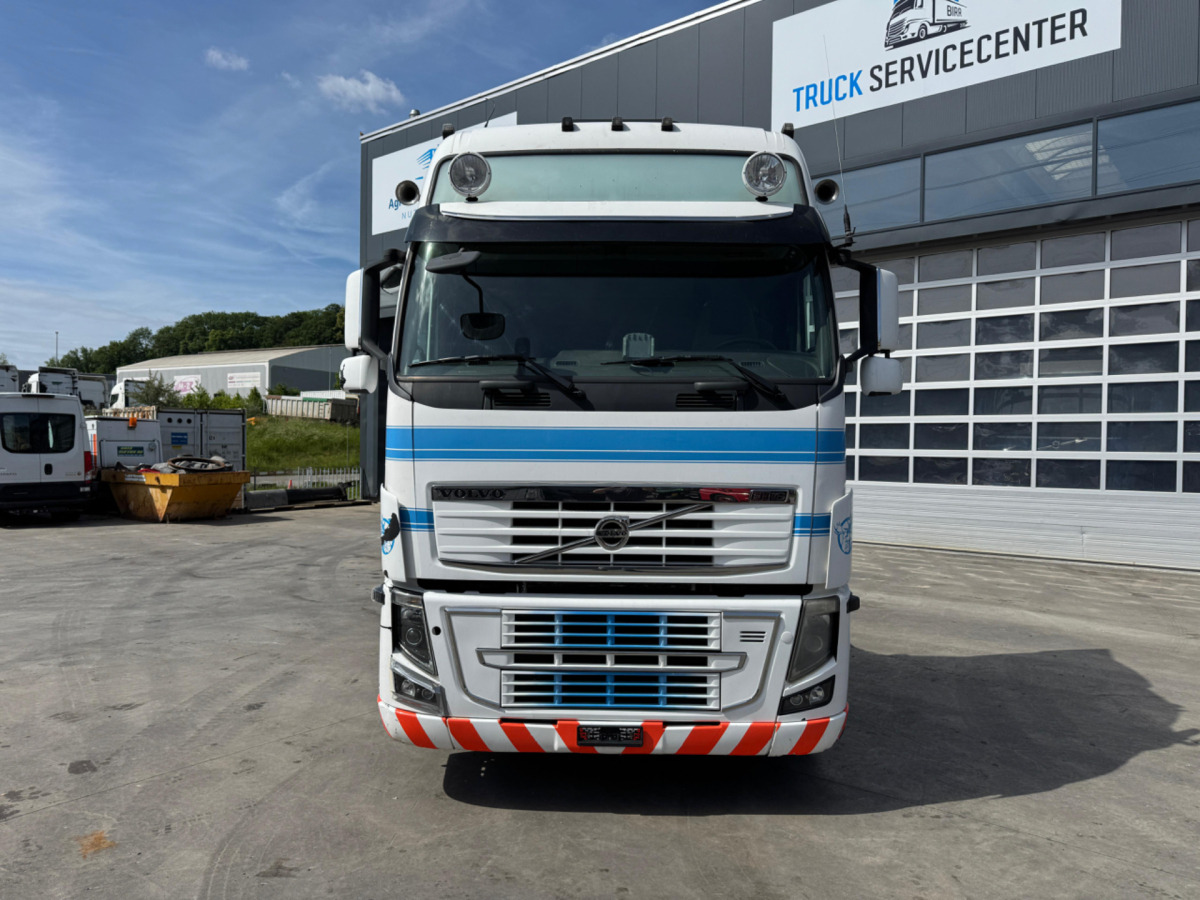 VOLVO FH16-750 6x2 - Vilkikas: foto 2 VOLVO FH16-750 6x2 - Vilkikas: foto 2