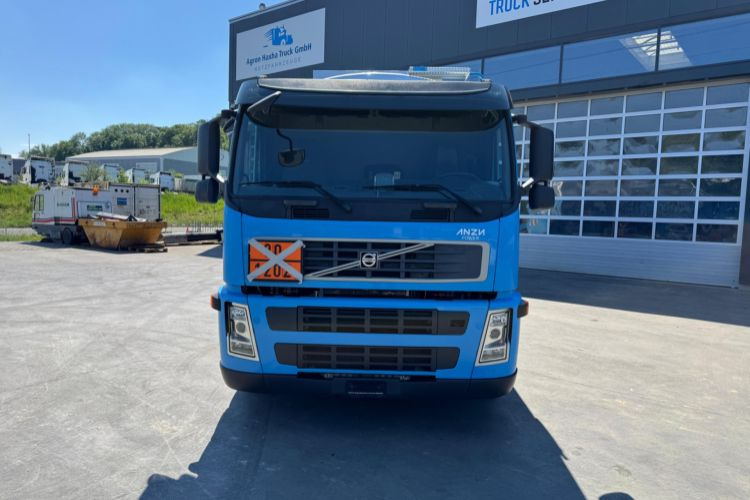 Volvo FM-500 6x2 Tankwagen - Autocisterna: foto 3 Volvo FM-500 6x2 Tankwagen - Autocisterna: foto 3