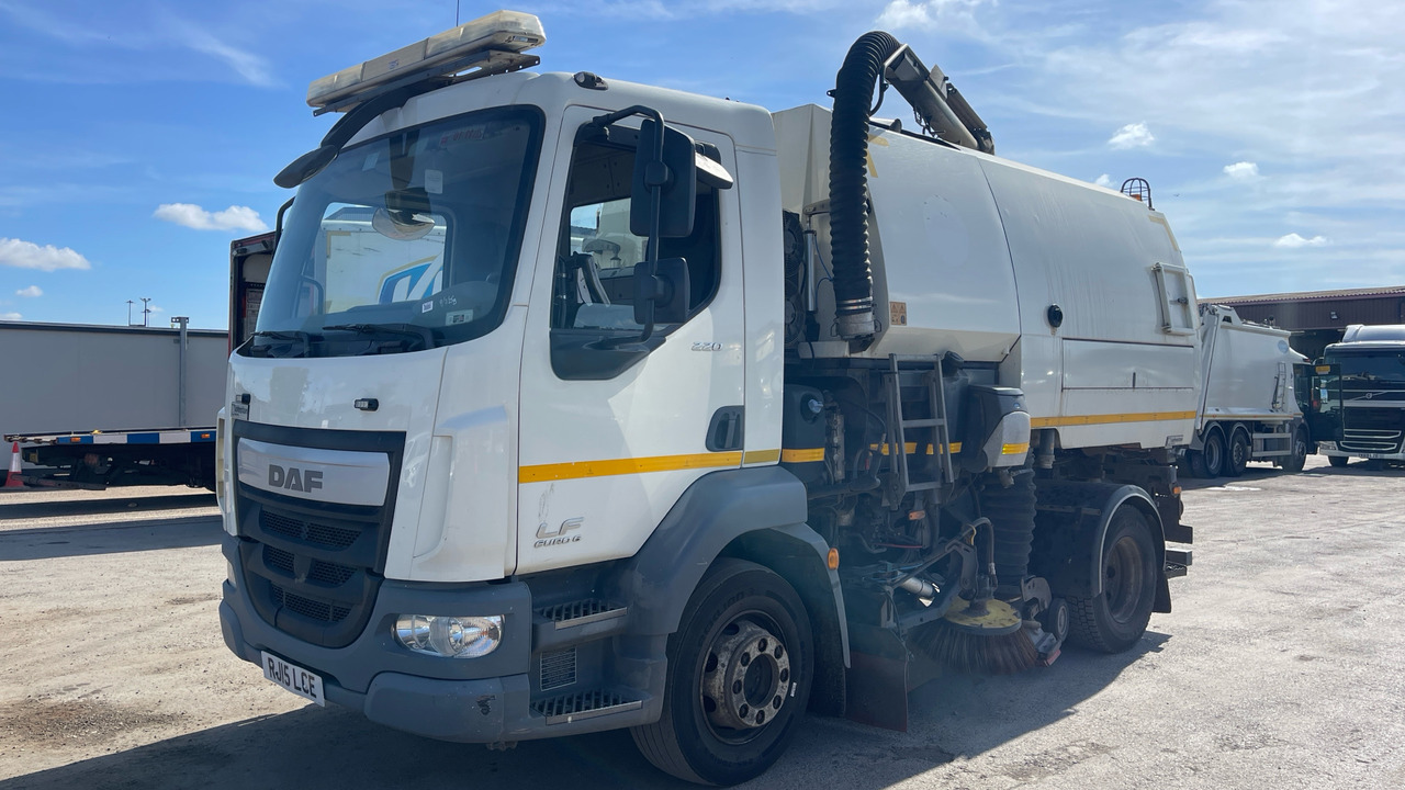 DAF LF 220 - Gatvių šlavimo mašina: foto 2 DAF LF 220 - Gatvių šlavimo mašina: foto 2