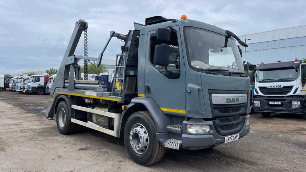 DAF LF 230 EURO 6 18 TONNE - Nuožulnaus pakėlimo ant platformos sunkvežimis: foto 1 DAF LF 230 EURO 6 18 TONNE - Nuožulnaus pakėlimo ant platformos sunkvežimis: foto 1