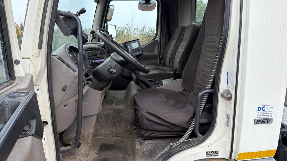 DAF LF 45.160 - Gatvių šlavimo mašina: foto 5 DAF LF 45.160 - Gatvių šlavimo mašina: foto 5