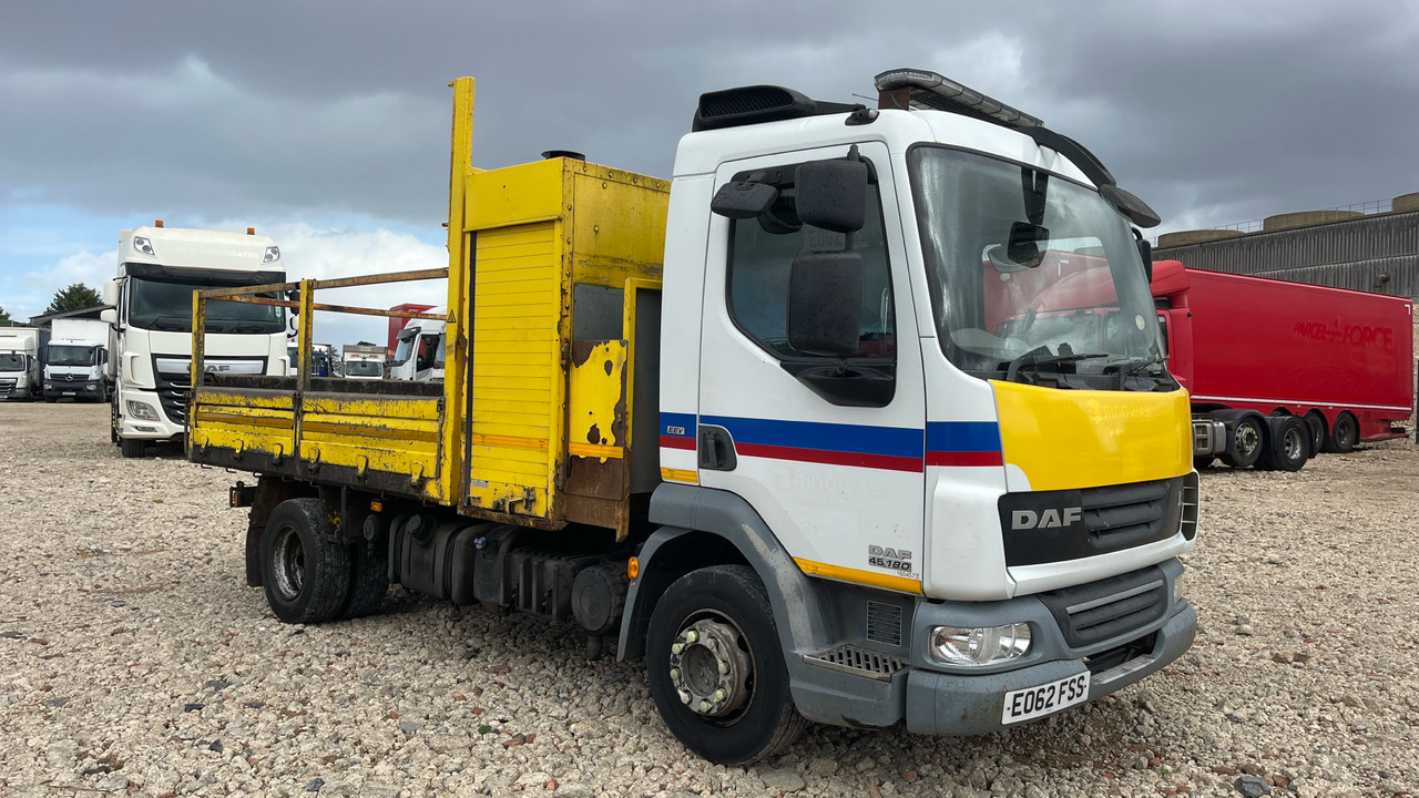DAF LF 45.180 - Platforminis/ Bortinis sunkvežimis: foto 1 DAF LF 45.180 - Platforminis/ Bortinis sunkvežimis: foto 1