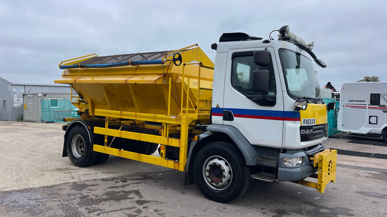 DAF LF 55.220 - Sniego valymo mašina: foto 1 DAF LF 55.220 - Sniego valymo mašina: foto 1