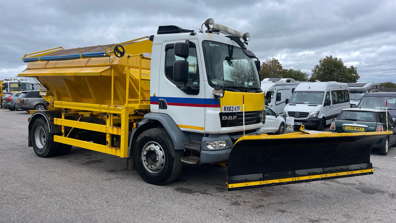 DAF LF 55.220 - Sniego valymo mašina: foto 1 DAF LF 55.220 - Sniego valymo mašina: foto 1