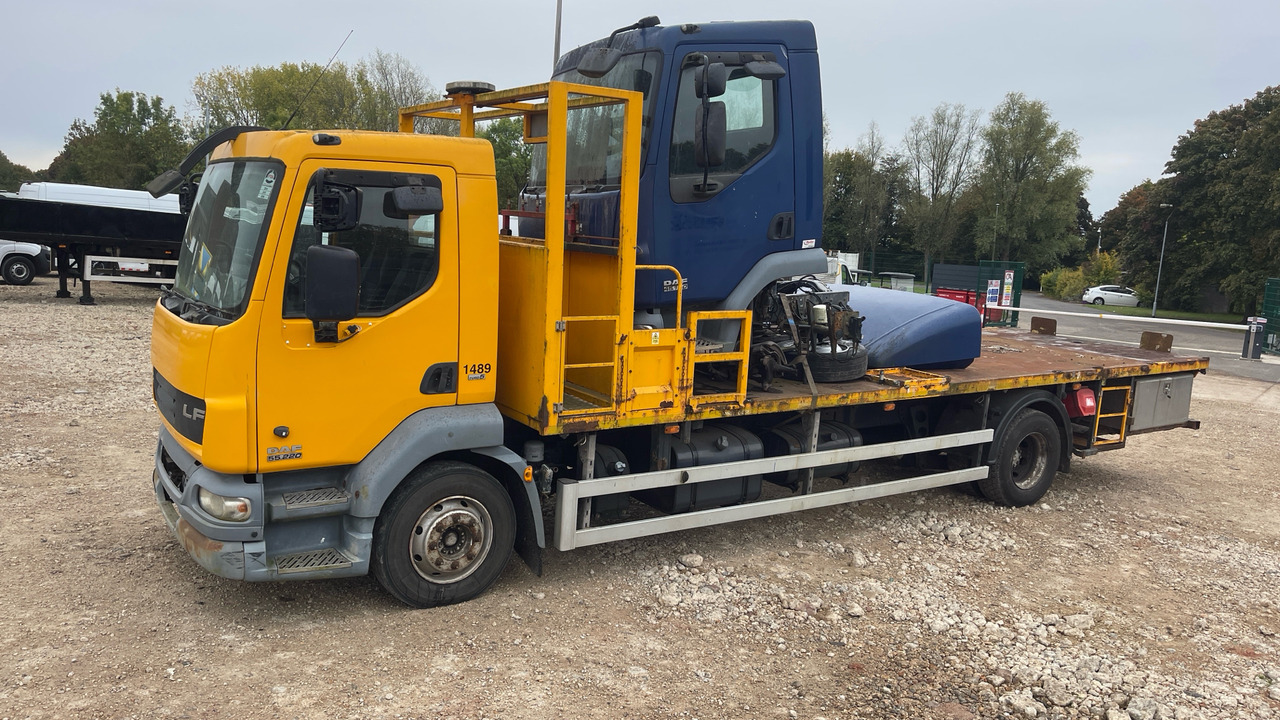 DAF LF 55.220 - Platforminis/ Bortinis sunkvežimis: foto 2 DAF LF 55.220 - Platforminis/ Bortinis sunkvežimis: foto 2