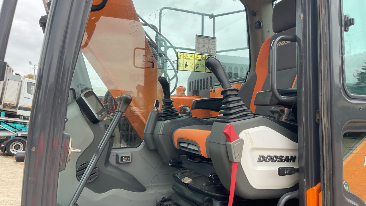 DOOSAN DX140LCR-5 - Vikšrinis ekskavatorius: foto 5 DOOSAN DX140LCR-5 - Vikšrinis ekskavatorius: foto 5