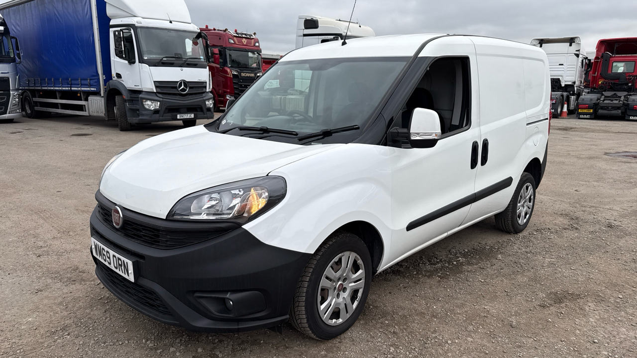 FIAT DOBLO 1.3 Multijet 95 - Mažas furgonas: foto 2 FIAT DOBLO 1.3 Multijet 95 - Mažas furgonas: foto 2