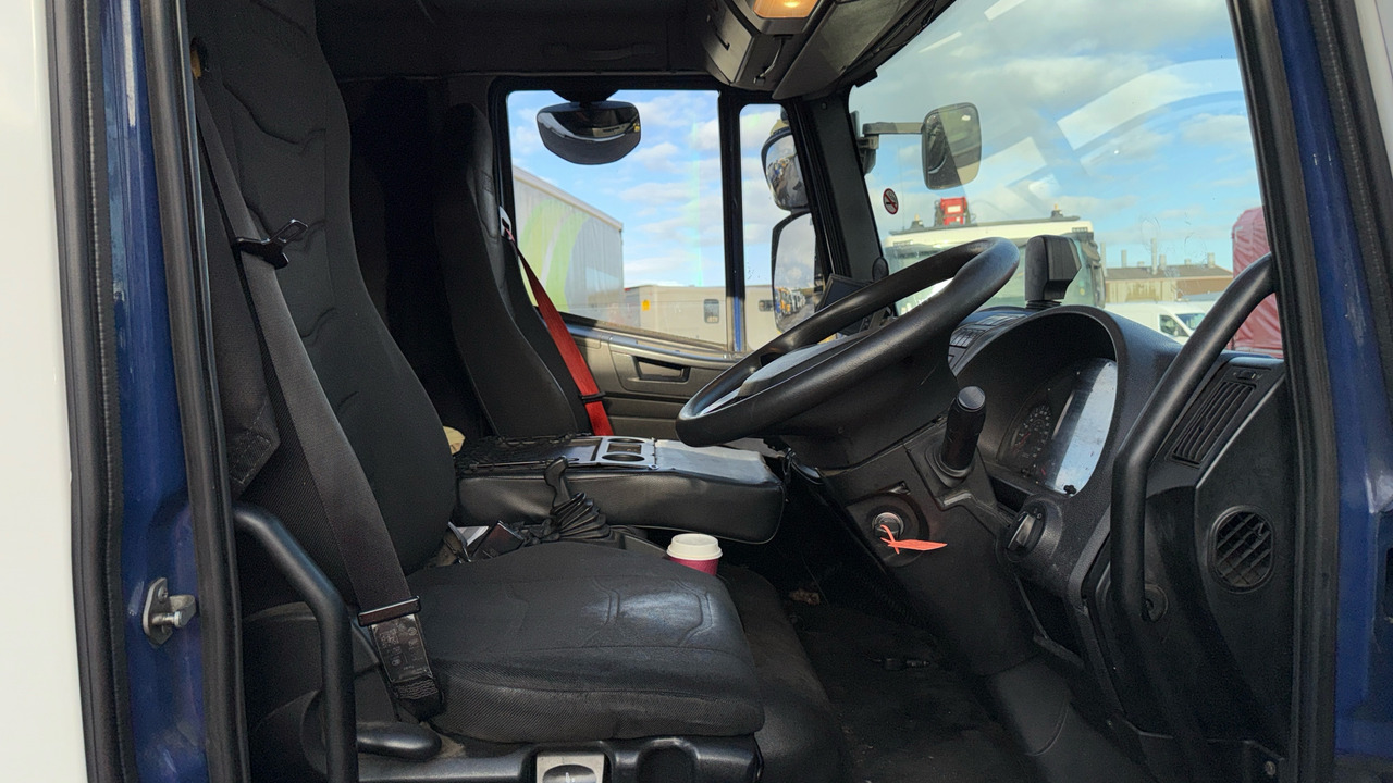 IVECO EUROCARGO 120E - Tentinis sunkvežimis: foto 5 IVECO EUROCARGO 120E - Tentinis sunkvežimis: foto 5