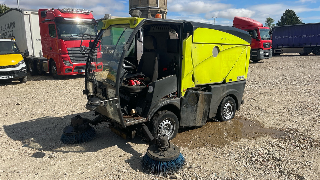 JOHNSTON - Gatvių šlavimo mašina: foto 1 JOHNSTON - Gatvių šlavimo mašina: foto 1