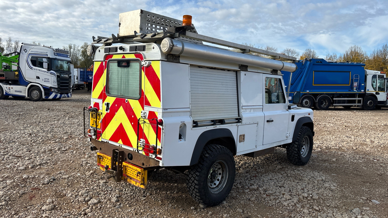 Land Rover Defender 110 2.2 TDCI Hard Top - Lengvasis automobilis: foto 4 Land Rover Defender 110 2.2 TDCI Hard Top - Lengvasis automobilis: foto 4