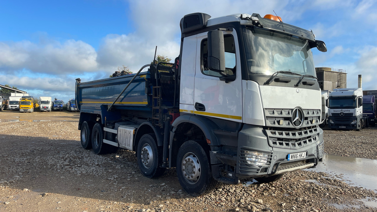 MERCEDES-BENZ AROCS - Savivartis sunkvežimis, Sunkvežimis su kranu: foto 1 MERCEDES-BENZ AROCS - Savivartis sunkvežimis, Sunkvežimis su kranu: foto 1