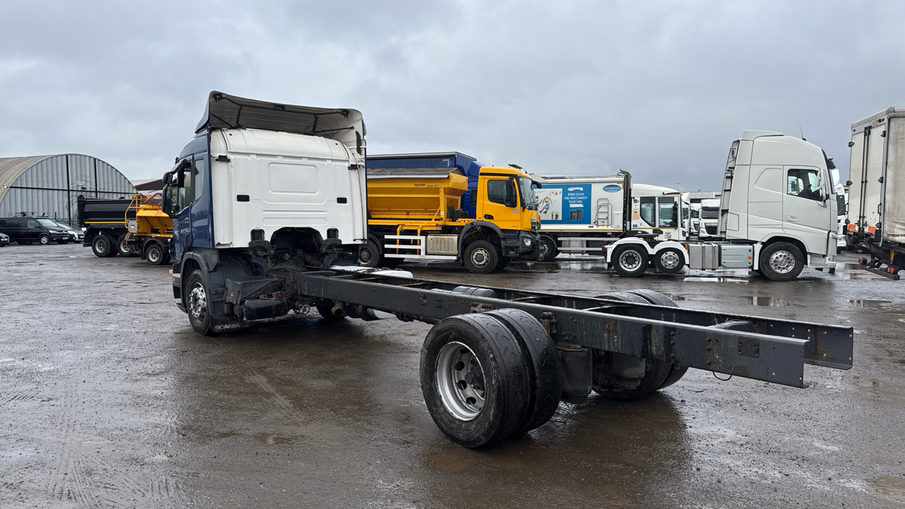 SCANIA P 230 - Važiuoklės sunkvežimis: foto 3 SCANIA P 230 - Važiuoklės sunkvežimis: foto 3