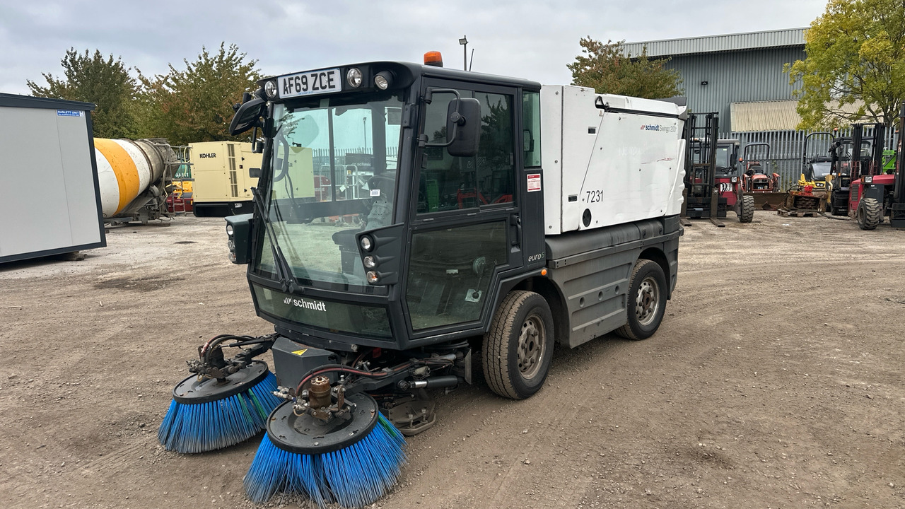 SCHMIDT SWINGO 200 - Gatvių šlavimo mašina: foto 2 SCHMIDT SWINGO 200 - Gatvių šlavimo mašina: foto 2