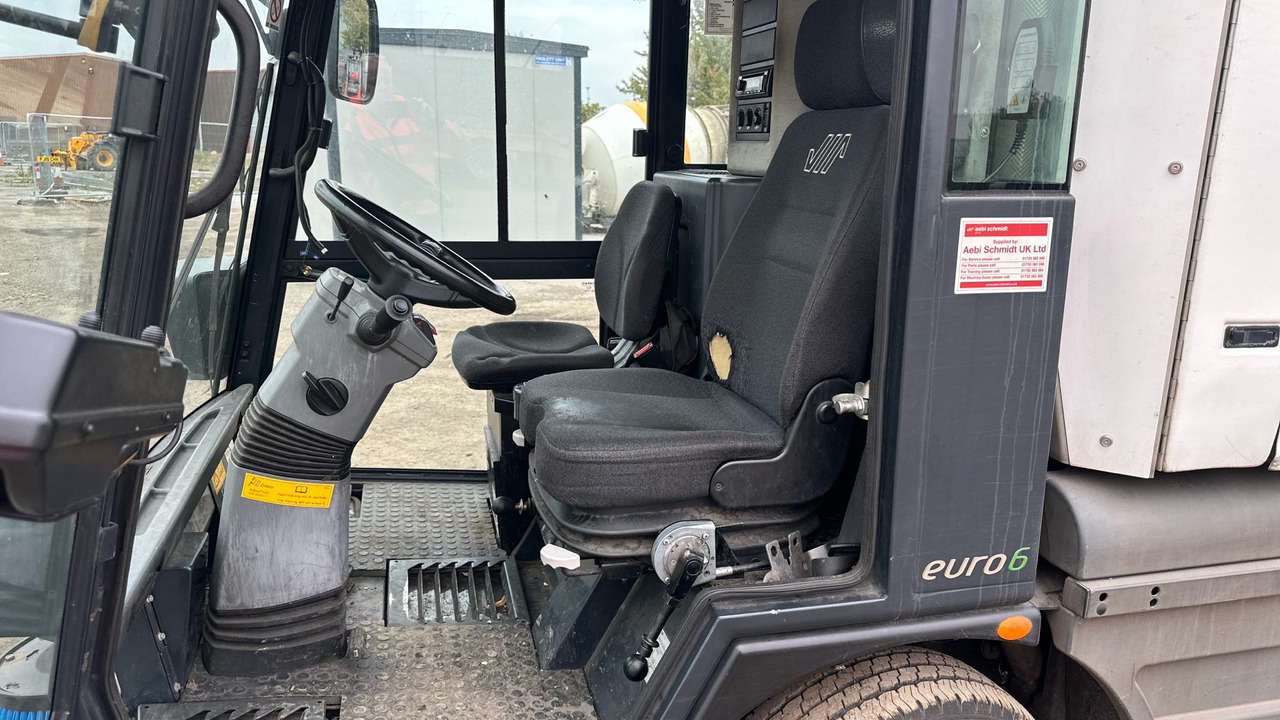 SCHMIDT SWINGO 200 - Gatvių šlavimo mašina: foto 5 SCHMIDT SWINGO 200 - Gatvių šlavimo mašina: foto 5