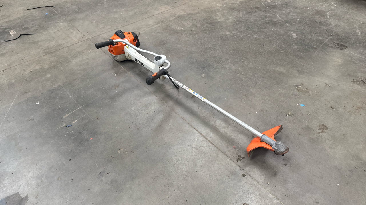 STIHL FS490C STRIMMER - Statybinė įranga: foto 4 STIHL FS490C STRIMMER - Statybinė įranga: foto 4