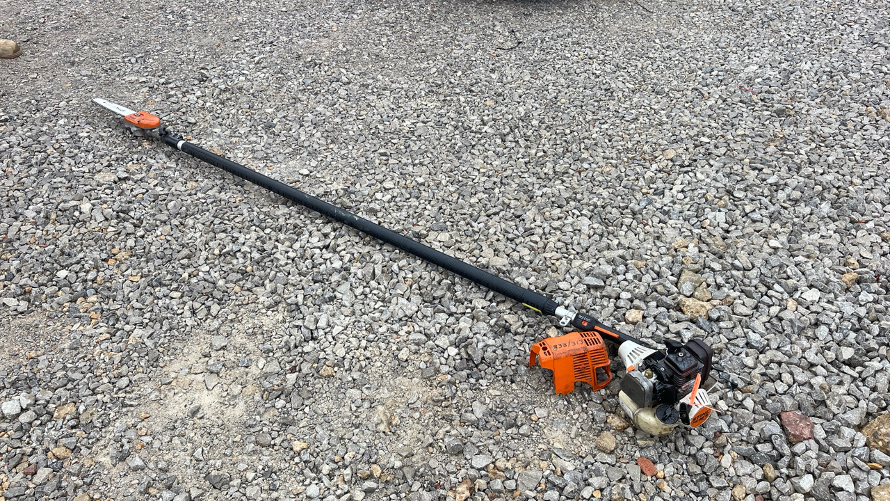 STIHL HT131 POLE CHAINSAW - Statybinė įranga: foto 2 STIHL HT131 POLE CHAINSAW - Statybinė įranga: foto 2